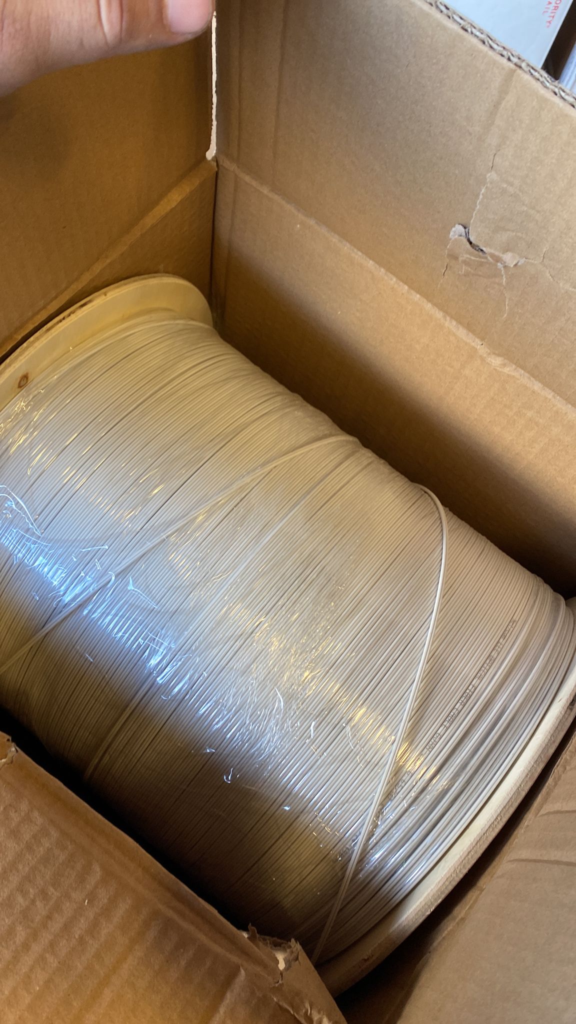 FTTH Indoor Outdoor Optical Fiber Drop Cable, G657A1, 2 Core Single Mode, LSZH White Jacket,1 Steel Wire+2 FRP Strength 2.000mt / 6560 fts
